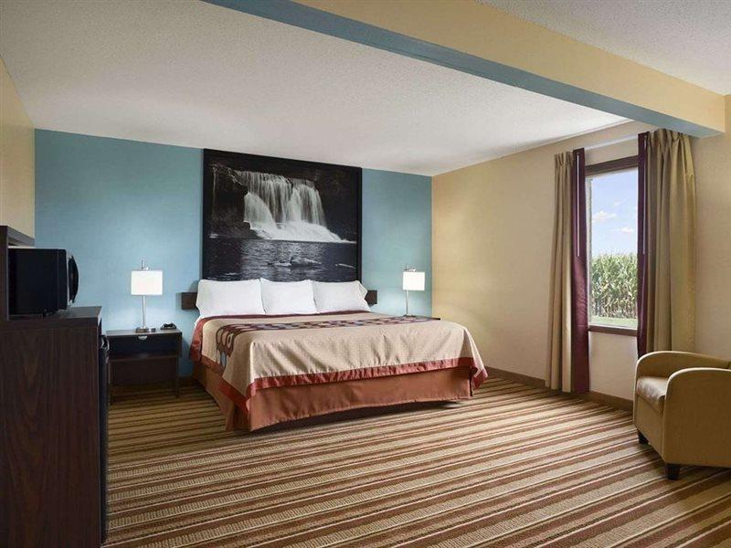 Super 8 By Wyndham Mattoon Hotel Buitenkant foto