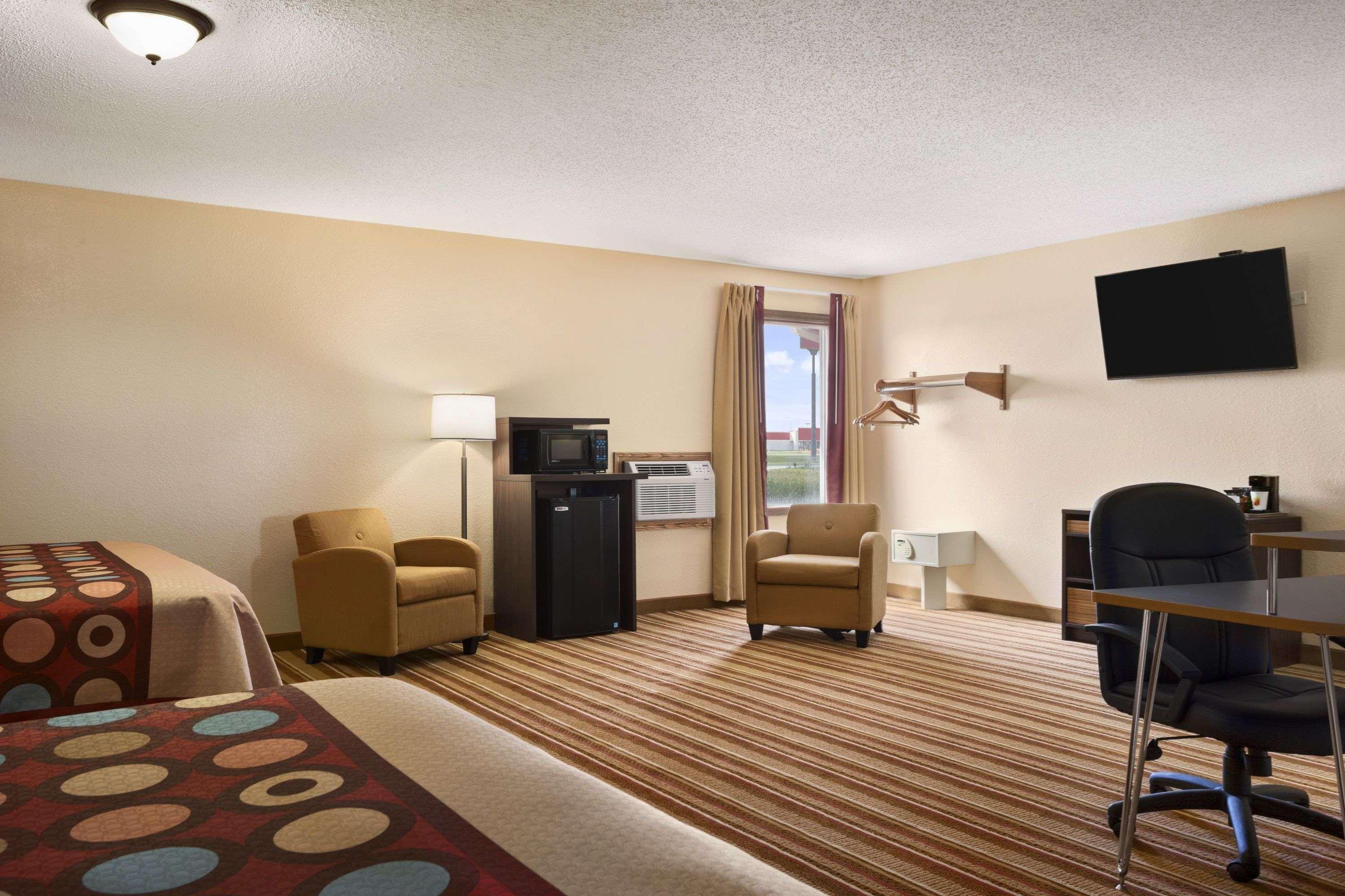 Super 8 By Wyndham Mattoon Hotel Buitenkant foto