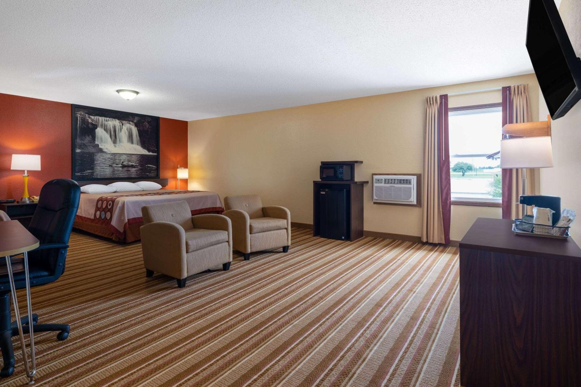 Super 8 By Wyndham Mattoon Hotel Buitenkant foto