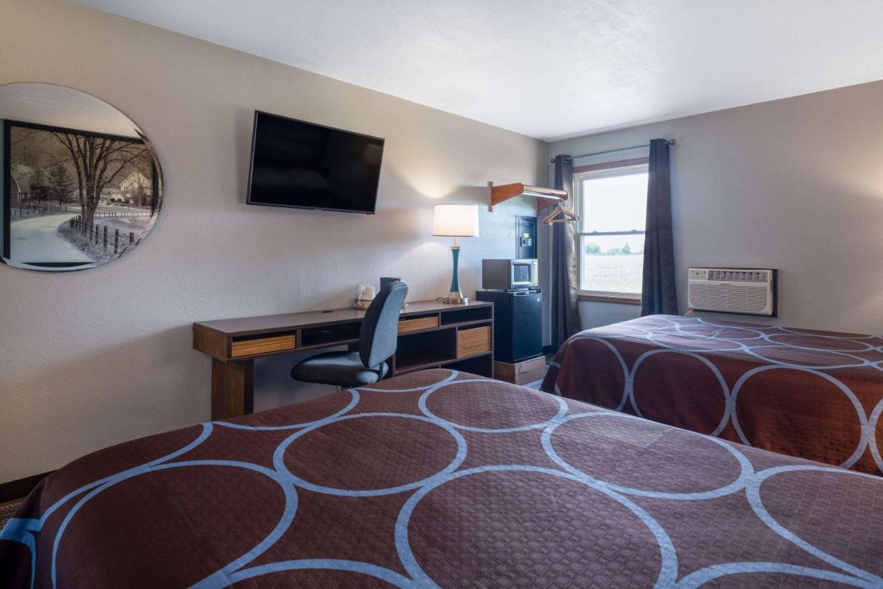 Super 8 By Wyndham Mattoon Hotel Buitenkant foto
