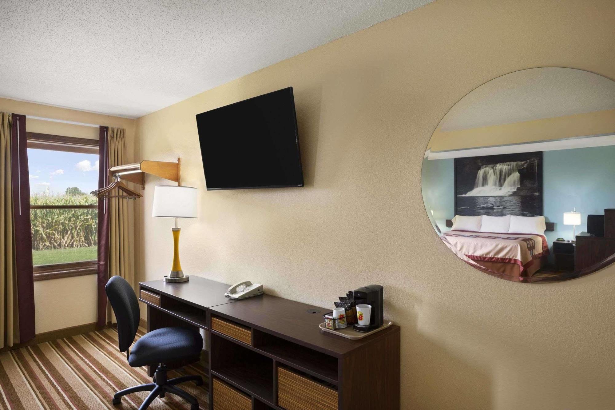 Super 8 By Wyndham Mattoon Hotel Buitenkant foto