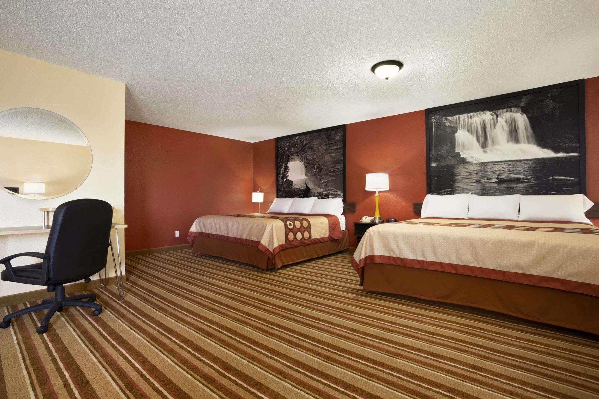 Super 8 By Wyndham Mattoon Hotel Buitenkant foto